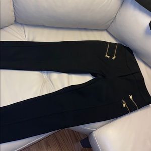 Black skinny pants